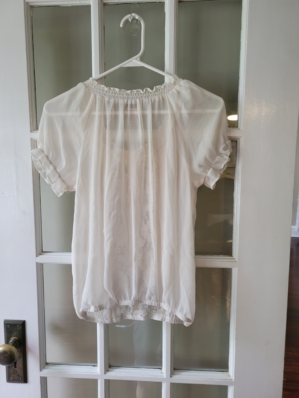 Eyelash Couture Women’s Sheer Delicate cream Top Lace Inserts Size Small Summery - Picture 8 of 13